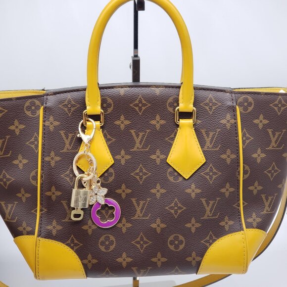 Authentic Louis Vuitton Lock & Key with Unbranded Flower Charm, Keychain - Picture 3 of 9